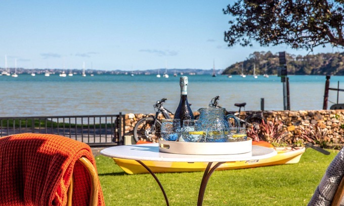 Blackpool Apartment | Seaside on Waiheke | Stay Waiheke