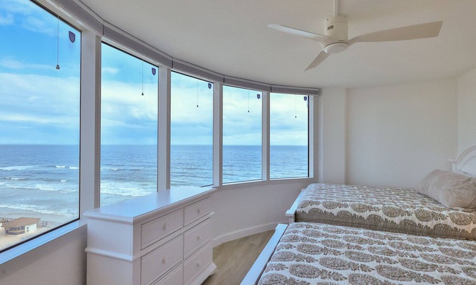 Daytona Beach Shores Condo | SEASIDE PARADISE Awesome Beach 2BR Condo, Oceanview, Pool, PeckPlaza 11NW