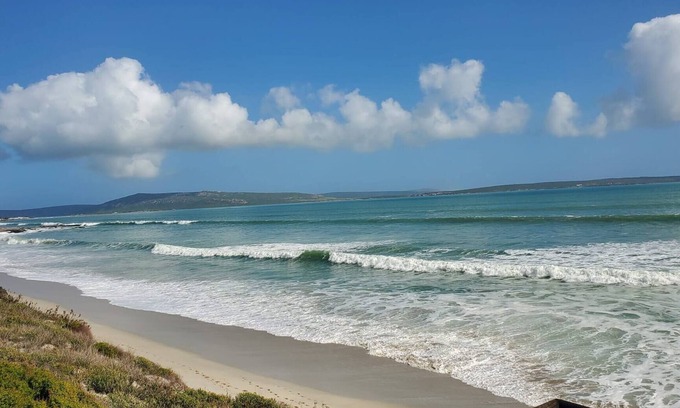 Langebaan House | Seaside Retreat in Langebaan with Hot Tub and BBQ