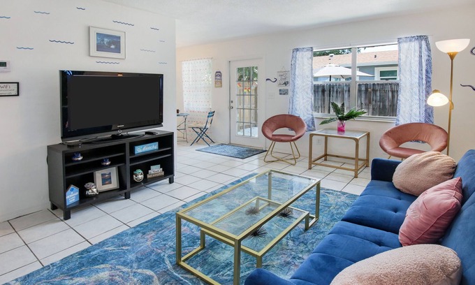 Middle River Terrace Apartment | Seaside Retreat w/ King Bed, Free Parking, Cool AC