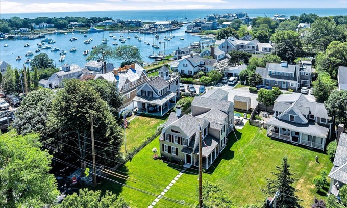 Harwich Port House | Seaside Sanctuary - Flexible Living Spaces In Harwich Port Village RPAM113