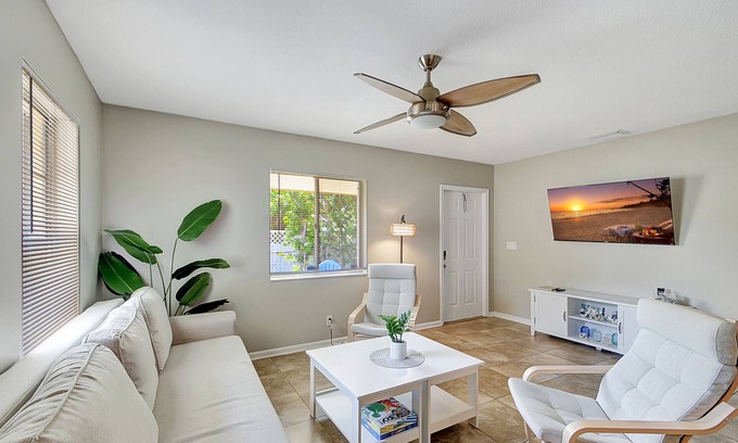 Lantana House | Seaside Serenity: 2BR, Walk to Beach & Restaurants!