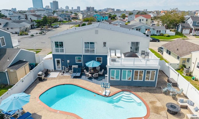 Southend House | Seaside Serenity: Family Friendly Retreat in Brigantine
