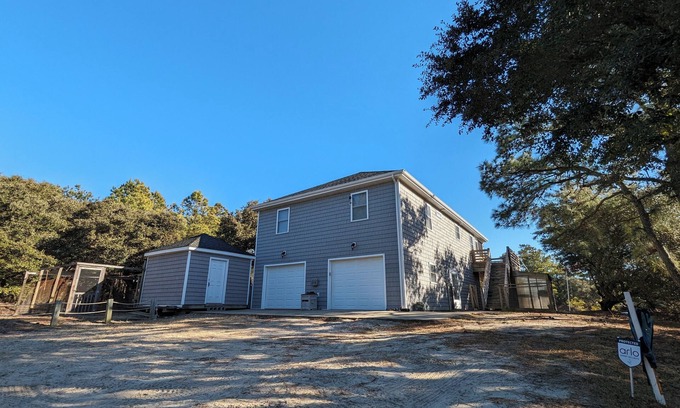 Carova Beach House | Seaside Serenity Unleashed 3-bedroom Enjoyable beach getaway!
