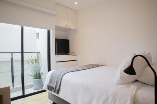 Miraflores Apartment | Seaside Studio 1BR near the Malecon in Miraflores