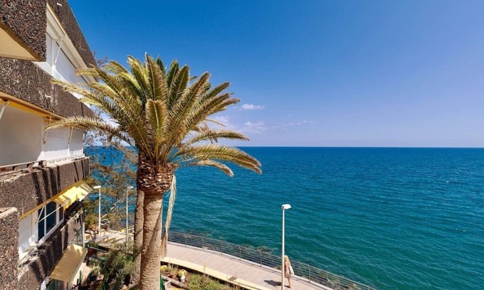 San Agustin Apartment | ★ Seaside Studio w/Sunset Views + Fast Wifi ★