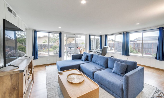 Seaside Cottage | Seaside Vacation Rental w/Patio Near Monterey Bay