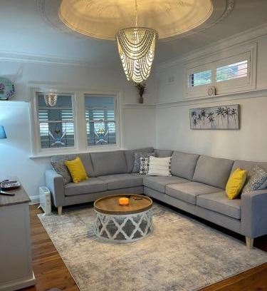 Shellharbour House | Seaside Village Cottage Charm