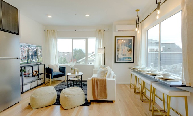 Wallingford House | Seattle Charm|Near University|3 BR|W&D|WIFI