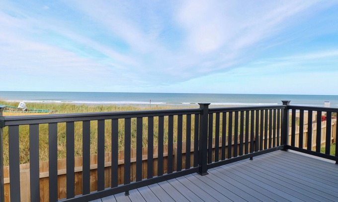 Bacton Cottage | SEAVIEW LODGE, pet friendly, character holiday cottage in Bacton