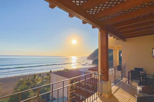 Jaco House | Seaview Oasis 1-BR Suite in Croc's casino resort