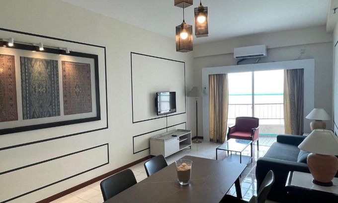 Tanjung Bungah Apartment | Seaview Suite at Rainbow Paradise
