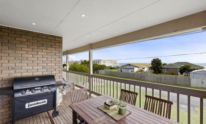 Portarlington House | Seaviews to Melbourne