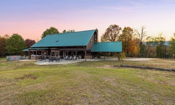 Octavia House | Secluded and Spacious in Southeast Oklahoma