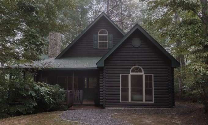 Bryson City Cabin | Secluded Cabin Getaway – Views, Hot Tub, Pets