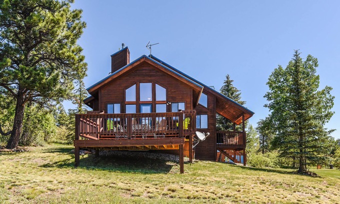 Pagosa Springs Cabin | Secluded cabin near lakes with fantastic outdoor space and modern comforts