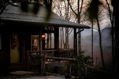 Lake Toxaway House | Secluded Delight: Unplug and Reconnect in a Special House in Lake Toxaway's Woods