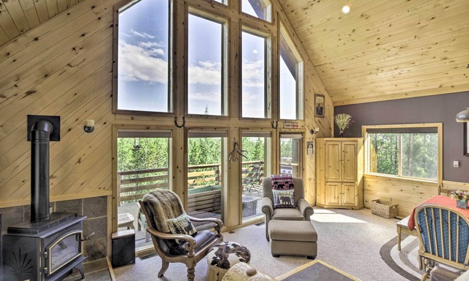 Valley of the Sun House | Secluded Fairplay Home w/Hot Tub & Mountain Views