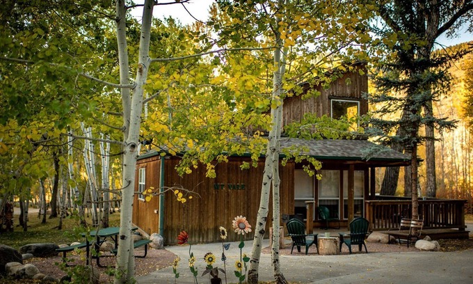 Salida Cabin | Secluded Getaway with Mountain Views along the Arkansas River in Colorado