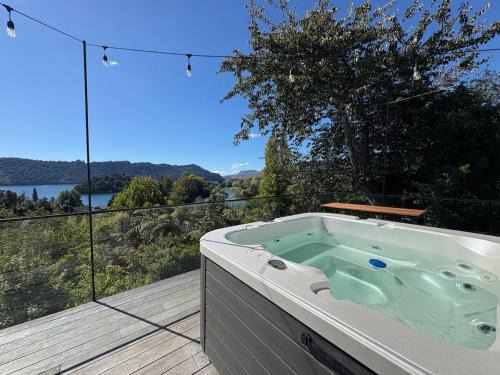 Lake Okareka Apartment | Secluded Lake Ōkāreka Studio Views, Spa, Deck in Rotorua