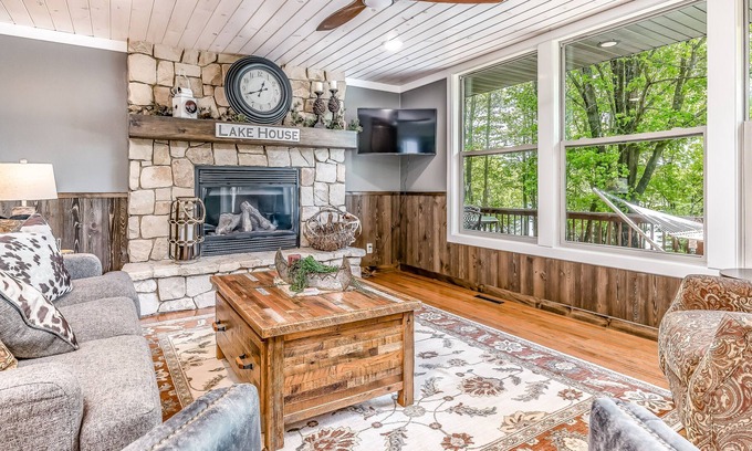 Presque Isle House | Secluded Lakefront House w/ 21-Foot Seasonal Pontoon Boat, Dock, & Free WiFi