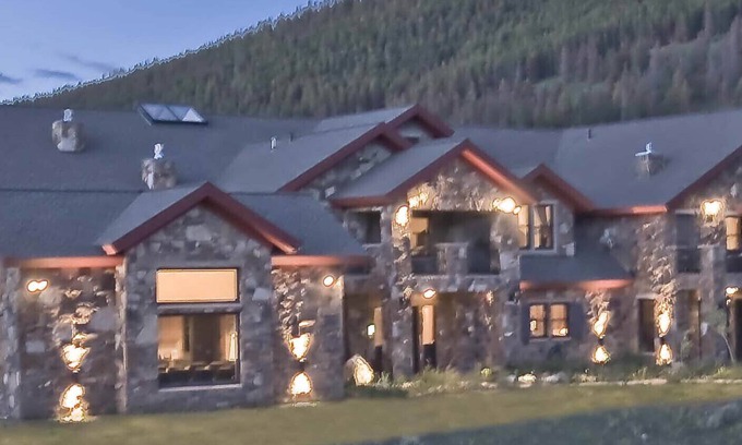 Breckenridge Villa | Secluded Luxury Villa 26 guests - 11 bd/10.5 ba, conference rm, racquetball ct