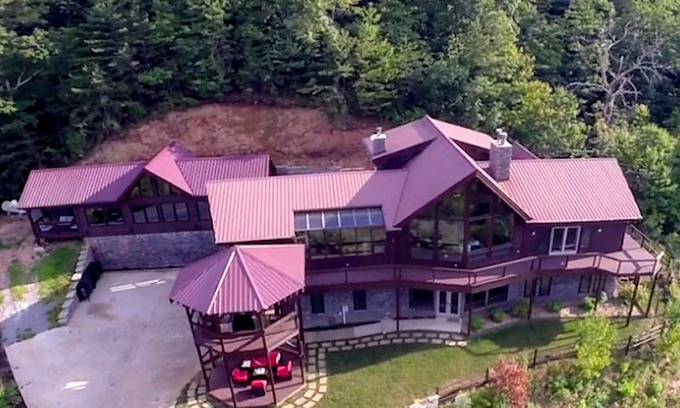 Wears Valley Cabin | Secluded Mountain Oasis-Private Pool-Kids Fantasy Kids Theme Rooms