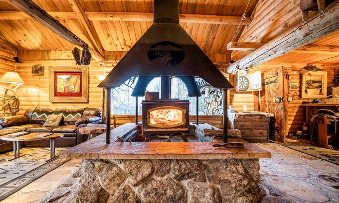 Estes Park House | Secluded Offgrid Backcountry Lodge in Natl Forest