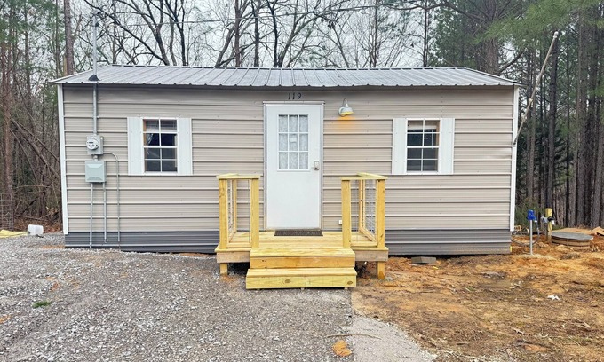Tie Plant Cabin | Secluded one bedroom cabin with large deck overlooking a wooded gully.