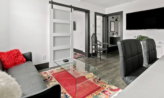 Collingwood Condo | Secluded Simcoe St. Treasure (91600)