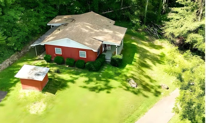 Maggie Valley Cottage | Secluded Smoky Mountain 2BR near Blue Ridge Parkway. Covered motorcycle parking