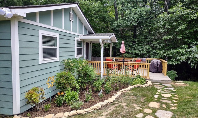 Hendersonville Cottage | Secluded Treasure by the Woods in Apple Country