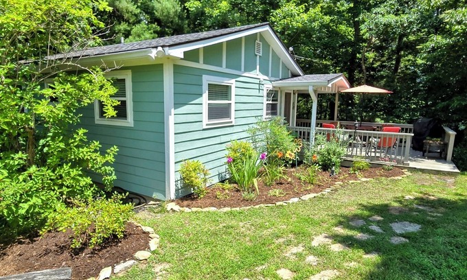 Hendersonville Cottage | Secluded Treasure by the Woods in Apple Country