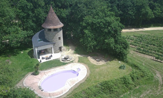 Coutures House | Secluded Vineyard Windmill