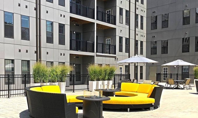 Soulard Apartment | Second Floor Corner Suite- Queen w/View (230)