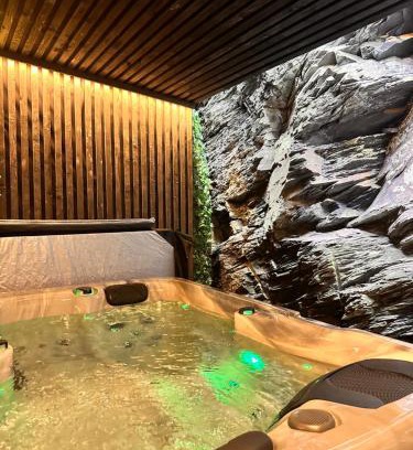 La Roche-en-Ardenne Apartment | Secret Rock - Jaccuzi privé