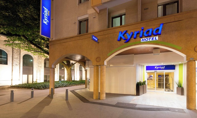 Chambery Apartment | Secure downtown studio with hotel services Pets welcome