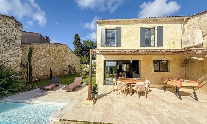 Landerrouat Villa | Secure heated infinity pool with valley views of vineyards, walk to restaurant.