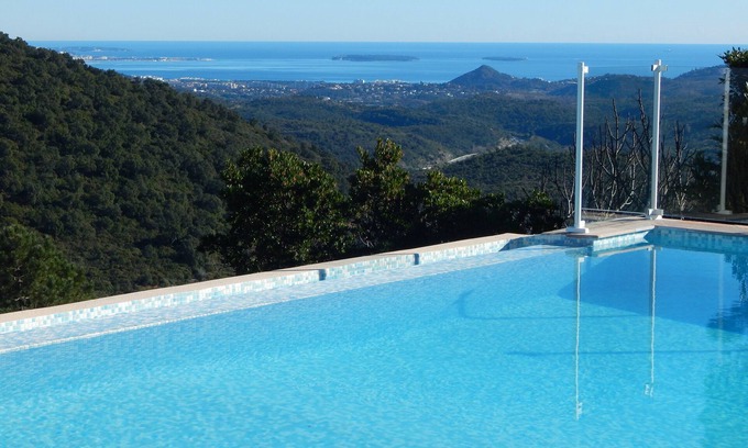 Saint-Raphael Villa | Secured Private Domain, Amazing Cannes Bay View, Close to Beach,Tennis Court,CA