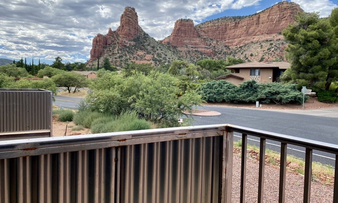 Oak Creek Hotel | Sedona Village Lodge