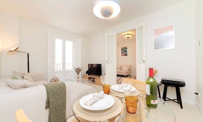 Barrio de La Latina Apartment | Seductor piso en La Latina/Calle Mediodía Grande