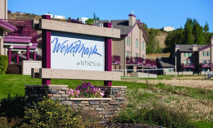 Harbor Village Apartment | See all Bear Lake has to offer in this 1BD resort