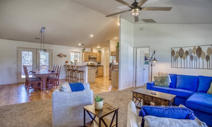 Pagosa Springs House | See Fall's Changing Colors! Cozy Bungalow del Bosque: Covered Deck, BBQ, Firepit, Pet Friendly!