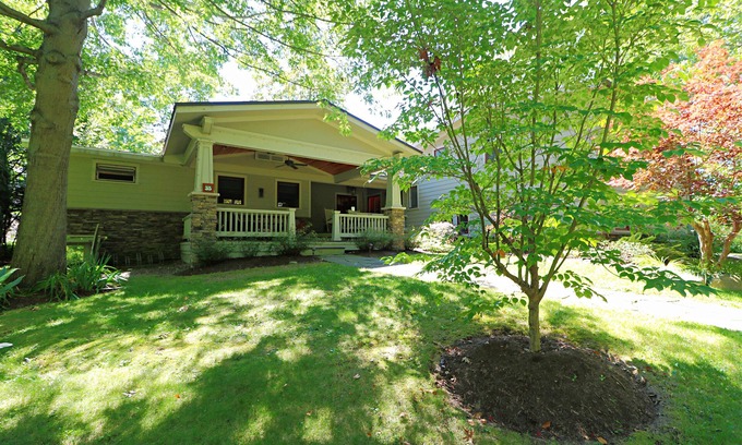 Chautauqua House | Seeds of Paradise: A year-round haven a mere stone's throw away from the iconic Thunder Bridge.