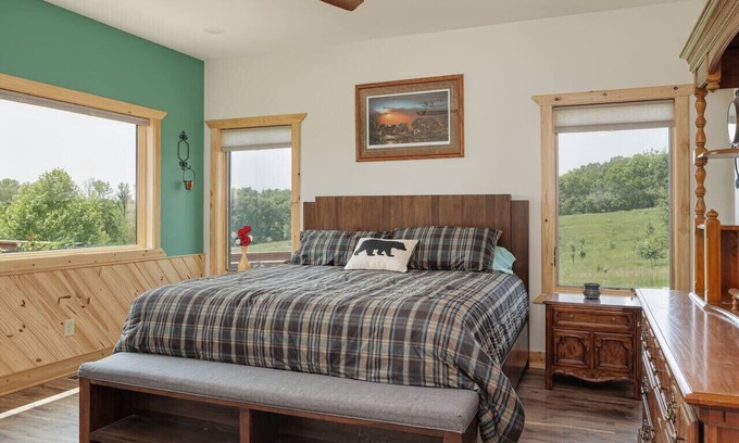 Buchanan County Apartment | Selah Hills Ranch-West Wing