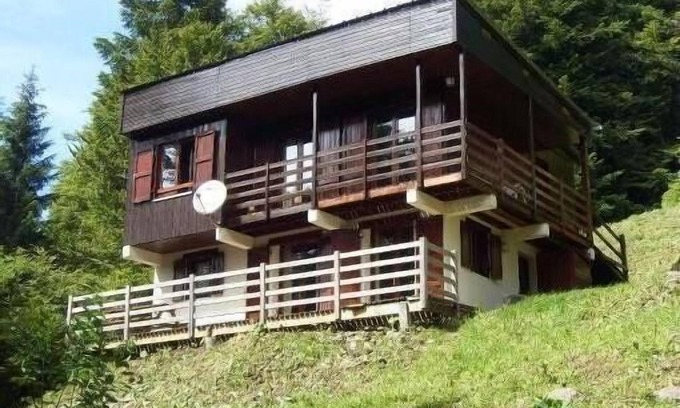 Laveissiere Ski Chalet | Self-catered chalet located at the bottom of the runs