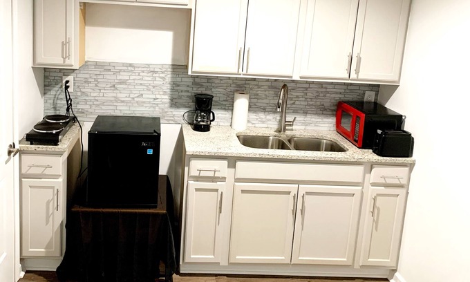 Forest Park House | Self Check-In, Cozy GuestHouse in Morrow