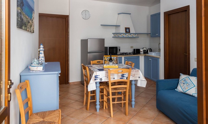 Favignana Apartment | SELINUNTE Apt: Mediterranean-style in the center of Favignana, 300m from Sea