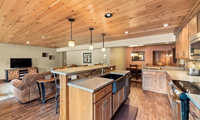 Coolin House | Selkirk Lodge at Cavanaugh's