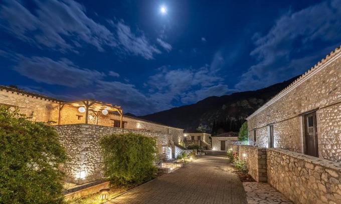 Eleonas Hotel | Semantron Traditional Village